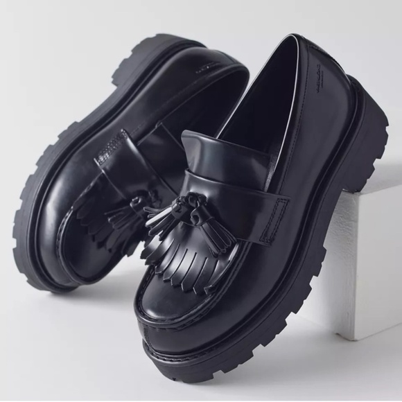 Vagabond Shoemakers Cosmo 2.0 Tassel Loafer - Picture 2 of 12